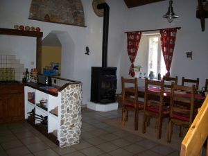 Großer Esstisch für bis zu 6 Personen - Bild 7: Maison Biemont, normannisches Natursteinhaus 16. Jahrhundert, Kamin