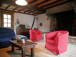 Bild 3: Maison Biemont, normannisches Natursteinhaus 16. Jahrhundert, Kamin