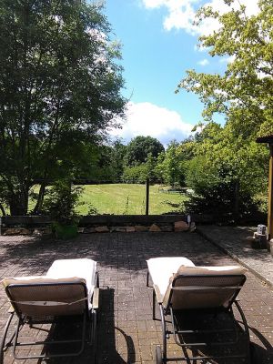 Mit Blick auf die Wiese - Bild 3: Luxus Ferienhaus mitten im Wald Hunsrück