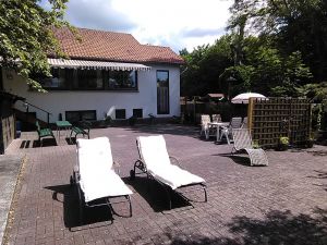 Bild 1: Luxus Ferienhaus mitten im Wald Hunsrück