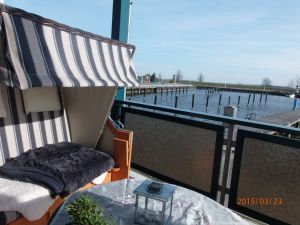 traumhafter Blick auf den Hafen und die Peene - Bild 1: Großer Hafentraum Ferienwohnung mit Superblick auf den Hafen und die Peene