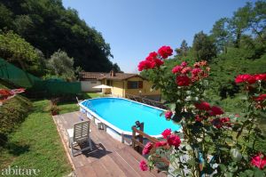 Bild 12: Villa Marina mit Swimmingpool und eingezäunten Garten in der Toskana