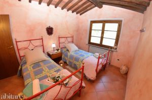 Bild 10: Villa Marina mit Swimmingpool und eingezäunten Garten in der Toskana