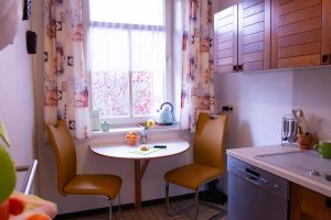 Voll ausgestattete Küche mit Essplatz - Bild 9: Ferienwohnung "Der Falkenhorst" Alleinlage im Wald