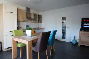 Ferienwohnung mit WLAN und Smart TV - Bild 3: EG Ferienwohnung 80 m zum Strand in Juliusruh, 9 km Sandstrand
