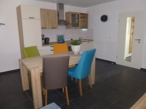 Küche mit Backofen und Spülmaschine - Bild 8: EG Ferienwohnung 80 m zum Strand in Juliusruh, 9 km Sandstrand