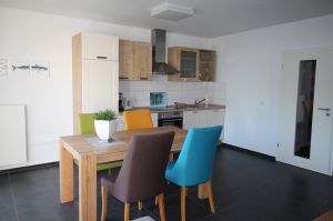Mit Spülmaschine und Backofen - Bild 5: EG Ferienwohnung 80 m zum Strand in Juliusruh, 9 km Sandstrand