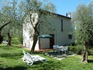 Bild 4: Ferienhaus Laura in Malcesine in einem 2500 m² großen Olivenhain