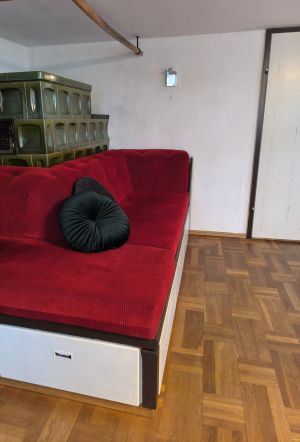 der Platz um vor dem Fernseher einzudösen, mit seinem Schatz zu kuscheln oder alle Viere gerade sein zu lassen. - Bild 7: Ferienwohnung "Stantes" - Oberallgäu - Hunde herzlich willkommen