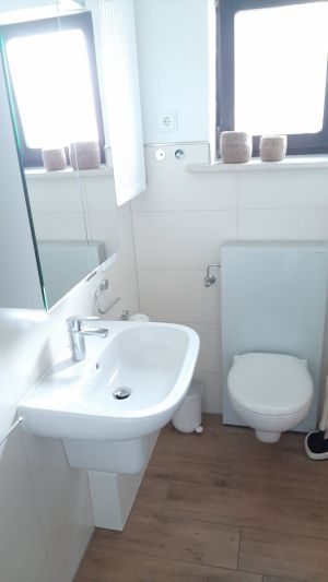 Beleuchteter Spiegelschrank - Bild 29: Ferienhaus Degenhardt - Im Urlaub und doch zu Hause