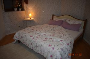 Schlafzimmer-1 - Bild 7: Ferienwohnung Wissberg in Roxheim/Nahe bei Bad Kreuznach