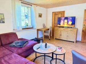 Bild 11: Ferienwohnung Waldblick 2-3 Schlafzimmer, Garten, BBQ, Kamin, Sauna