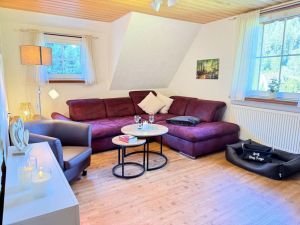 Bild 9: Ferienwohnung Waldblick 2-3 Schlafzimmer, Garten, BBQ, Kamin, Sauna