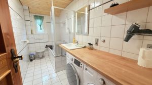 Waschmaschine und Trockner - Bild 7: exklusive FeWo Waldblick, 2 Schlafzimmer, Elektrokamin, Garten