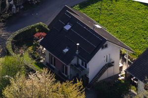 Das Haus mit ihrer Wohnung von oben - Bild 1: Ferienwohnung Sylvia & Oliver Schön Bodensee