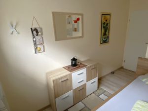 Bild 19: Norddeich EG-Ferienwohnung-3 Personen+Hund, 2 Schlafz. Fahrräder strandnah