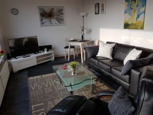 Gemütliches Wohnzimmer mit Blick durch das Panoramafenster direkt auf das Meer. Im Sitzen! - Bild 6: Ostsee bei Grömitz, Lübecker Bucht, Meersicht, Hunde willkommen