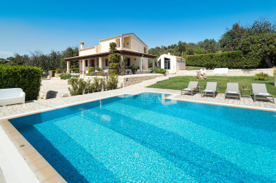 Bild: Wunderschönes Landhaus mit Pool
