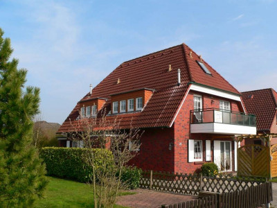 Hooksiel: Fewo MÖWE. Zentral, strandnah, ruhig gelegen, mit Balkon