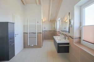 Bild 13: Ferienhaus "Lachmöwe", Urlaub mit Hund, Kamin, Sauna, Zaun, - 6 P., Nordsee