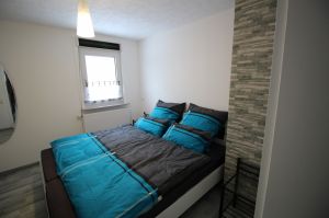 Doppelbett 1,80 m - Bild 10: Wellness für Familie und Hund Ferienhaus an Ostsee und Schlei