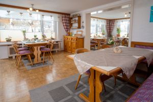 Unser gemütlicher Frühstücksraum - Bild 3: Pension Landhaus Barbara in Fischen i. Allgäu