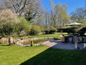 Terrasse mit angrenzendem Gartenteich - Bild 3: Für die schönste Zeit im Jahr "Landhaus Angyal" Hunde Willkommen