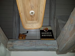 antike Deko und außergewöhnliche Lichtobjekte verteilen sich in der ganzen Wohnung - Bild 25: Außergewöhnliche luxuriöse Ferienwhg. im Schwarzwald - kl. Skulpturengarten