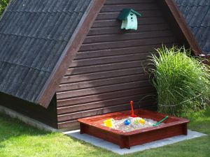 zusätzlich steht eine Bademuschel bereit. Und zum einfachen befüllen, haben wir einen Außenwasseranschluss mit Warm-/Kaltwasser. - Bild 9: Haus Strandläufer direkt hinterm Deich Hunde & Kinder herzl. willkommen
