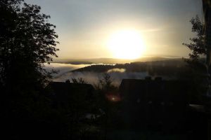 Aussicht vom Esszimmer über die Okertalsperre - Bild 2: Ferienhaus Schulenberg -Ihr Feriendomizil für Urlaub mit Hund im Oberharz