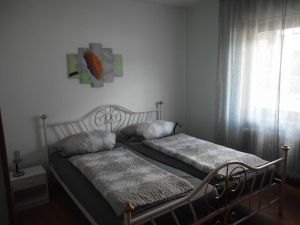 Gute Träume im Doppelbett - Bild 7: Ferienwohnung für 2 Personen im Schmallenberger - Sauerland - auch mit Hund