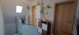 Mit Sitzmöglichkeit bis zu 4 Personen und einer kleinen Spielecke für die Kleinen - Bild 9: Ferienwohnung Gentsch in Schmannewitz - Eine FeWo NUR für Sie -