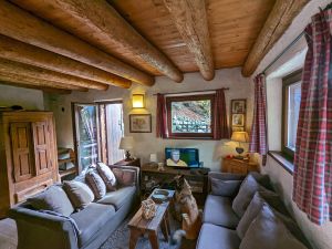 verbringen Sie gemütliche Stunden bei Gesellschaftsspielen und einem guten italienischen Wein - Bild 3: wunderbar ruhig und romantisch gelegenes Ferienhaus in Bezzecca am Ledrosee