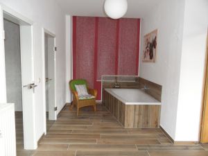 Baden und ins Grüne schauen - Bild 1: Sonnenstube - Fewo für Hundefamilien