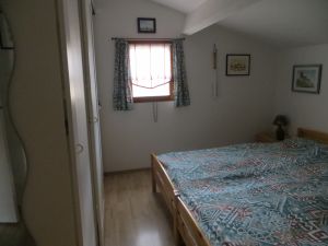 Mit Kleiderschrank ,Spiegel
und Nachtschränke - Bild 11: Colline 34 Narbonne Plage bis 4 Personnen Vierbeiner Willkommen