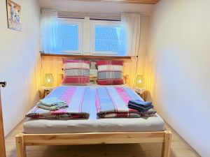 Bild 16: Wellness Ferienhaus Schwarzwaldhaus Zwink Enzklösterle Sauna BBQ Garten