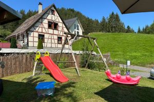 Bild 33: Wellness Ferienhaus Schwarzwaldhaus Zwink Enzklösterle Sauna BBQ Garten