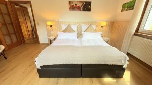 Das zweite Schlafzimmer mit Infrarotsauna kann man als Wellness Oase nutzen - Bild 23: exklusive FeWo Wildbach Infrarotsauna, 2 Schlafzimmer, Garten