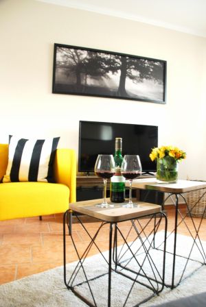 Entspannen Sie bei einem schönen Buch oder einer Tasse Tee /Kaffee bzw. einem Wein und lassen den Tag gemütlich ausklingen - Bild 6: Lahnperle mit WLAN - Ihr Zuhause im Lahntal, Kinder Hunde willkommen