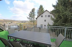 vom Balkon ist schön. - Bild 14: Ferienwohnung EifelNatur 6 - Große + komfortable FeWo für 12 Pers.