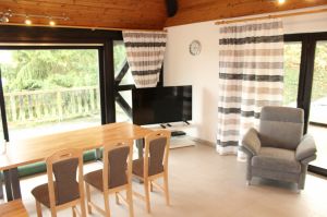 ist groß genug, damit man auch aus der hintersten Ecke noch etwas sehen kann. - Bild 4: Ferienwohnung EifelNatur 6 - Große + komfortable FeWo für 12 Pers.