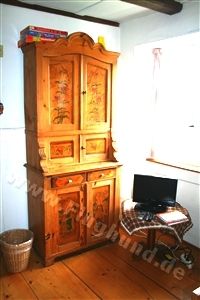 bäuerliche Möblierung - Bild 4: Haus Sonnenwinkel im Schwarzwald mit eingezäunten Garten