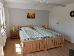 Bild 9: Ferienhaus Kleine Waldkate, 3 Hunde, 2000 m² Garten eingezäunt, ruhige Lage