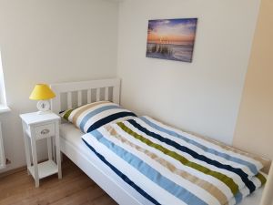 Bild 10: Ferienhaus Kleine Waldkate, 3 Hunde, 2000 m² Garten eingezäunt, ruhige Lage