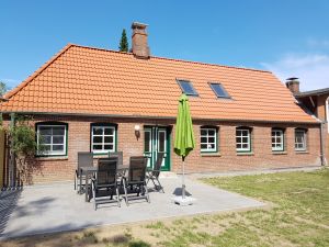 Bild 3: Ferienhaus Kleine Waldkate, 3 Hunde, 2000 m² Garten eingezäunt, ruhige Lage