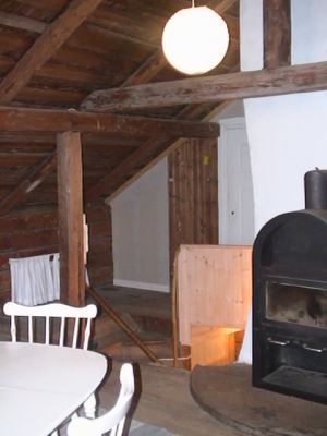 Bild 19: Holzhaus wo der Elch wohnt in Ekshärad Värmland, Mittelschweden, Ruderboot