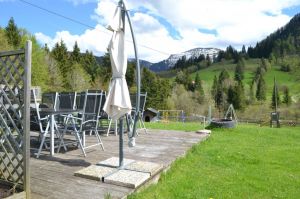 Hier wird im Sommer gerillt - Bild 6: Ferienwohnung Paula, nur mit Hund, Haus Christl Cranz in Steibis im Allgäu