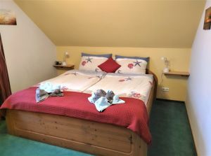 2. Schlafzimmer im Obergeschoss mit Hochbett - Bild 13: Ferienhaus "Im Möwennest", am Rand zu Norddeich für 6 Personen, Norden