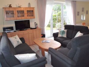 Mit LCD-Fernseher, DVD-Player, Playstation 3, Onkyo-Receiver. Viele Filme, PS3-Spiele, Familienspiele und Bücher - Bild 6: Ferienhaus "Im Möwennest", am Rand zu Norddeich für 6 Personen, Norden