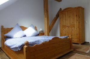 Kleiderschrank - Bild 4: Lindenhof Dangast an der Nordsee Wohnung 2